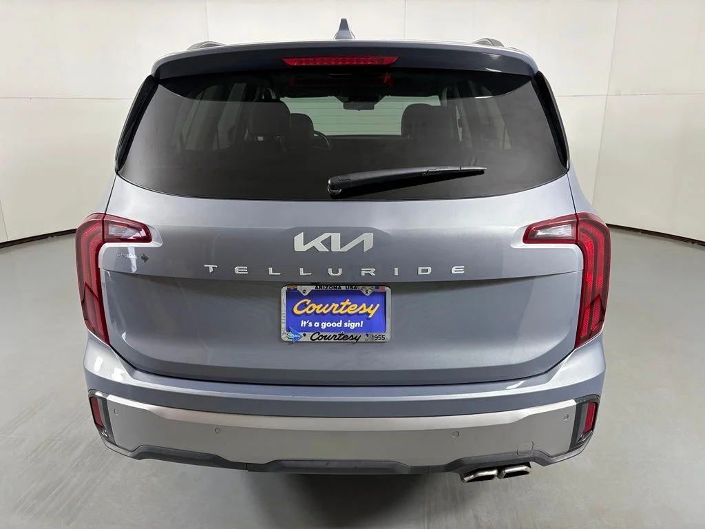 Used 2025 Silver Kia S image 7