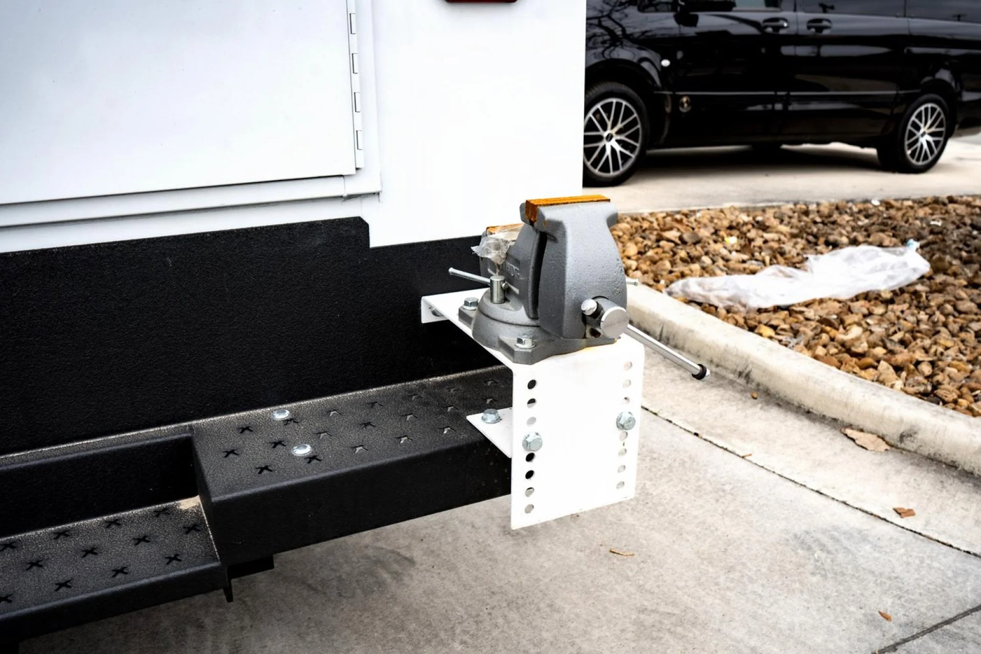 New 2024 Arctic White Mercedes-Benz Cab Chassis 170 WB image 9