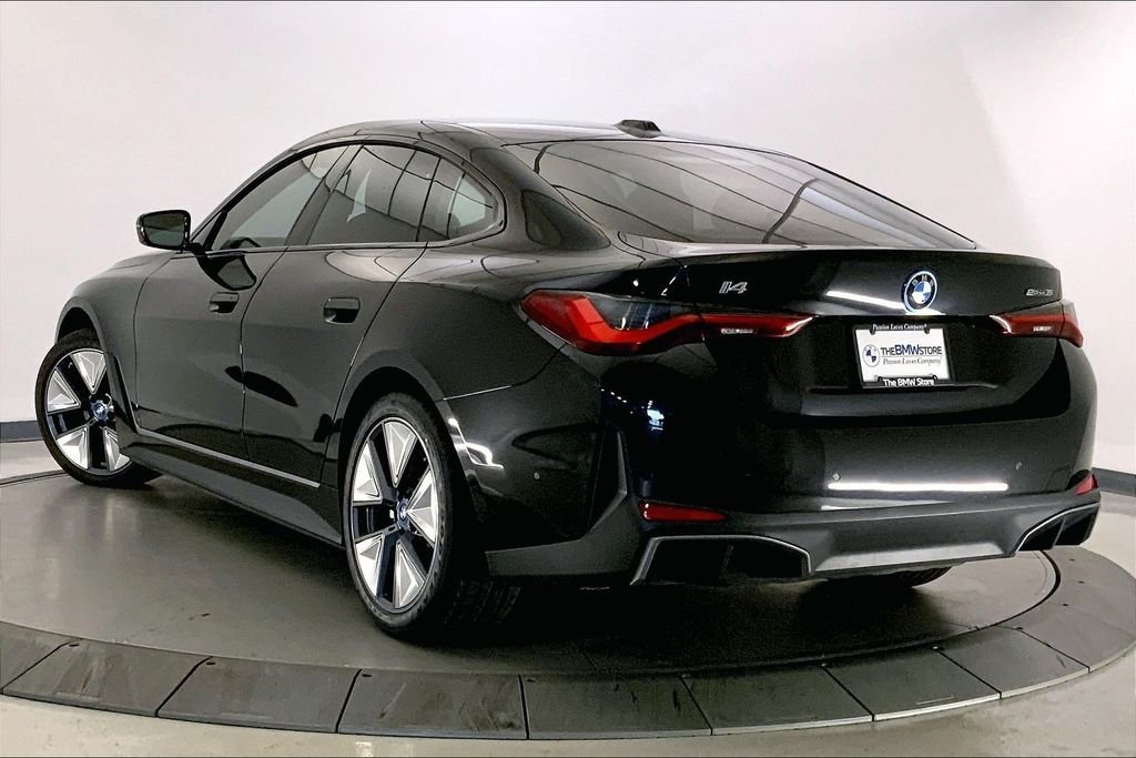 Used 2023 Black Sapphire Metallic BMW  image 9