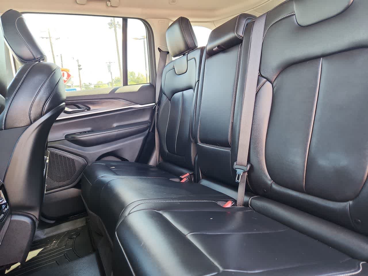 Used 2023 Velvet Red Pearlcoat Jeep Limited image 14