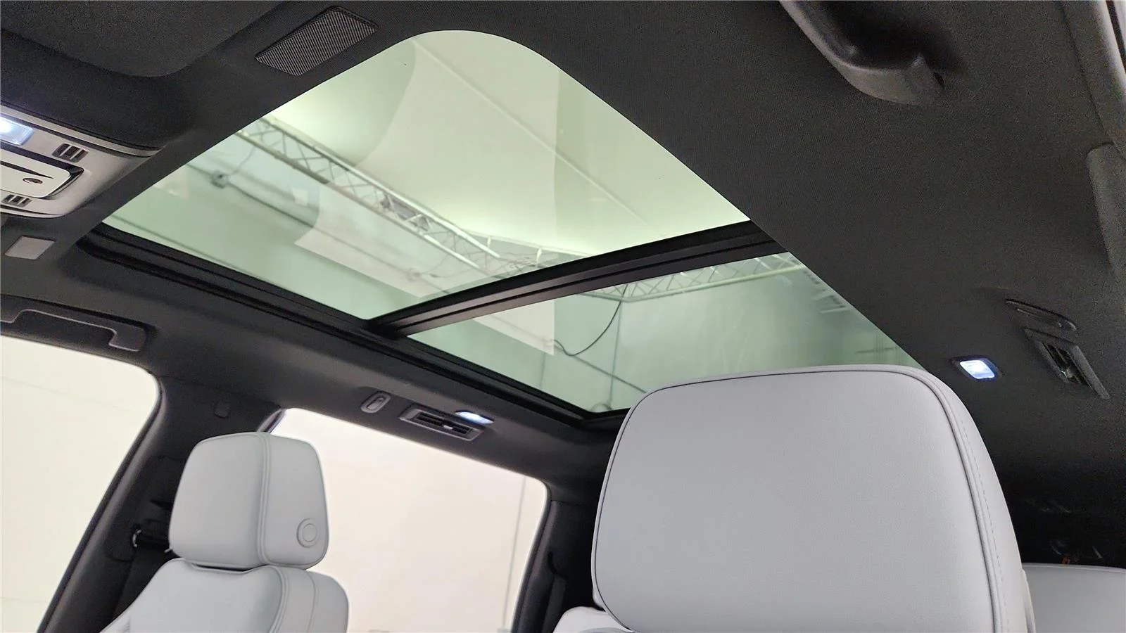 2026 Chevrolet Suburban Premier - Photo 29