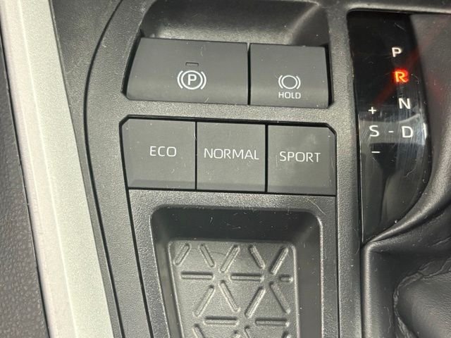Used 2025 Silver Toyota XLE image 30