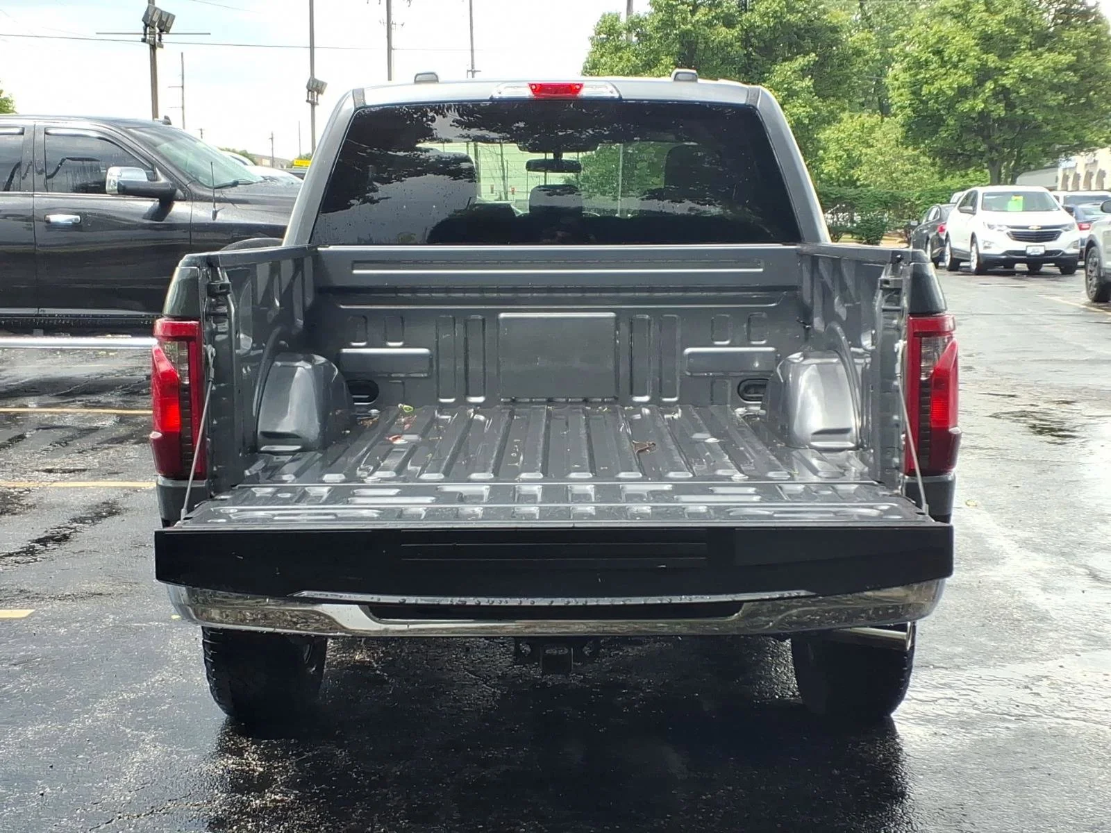 Used 2025 Gray Metallic Ford XLT image 28