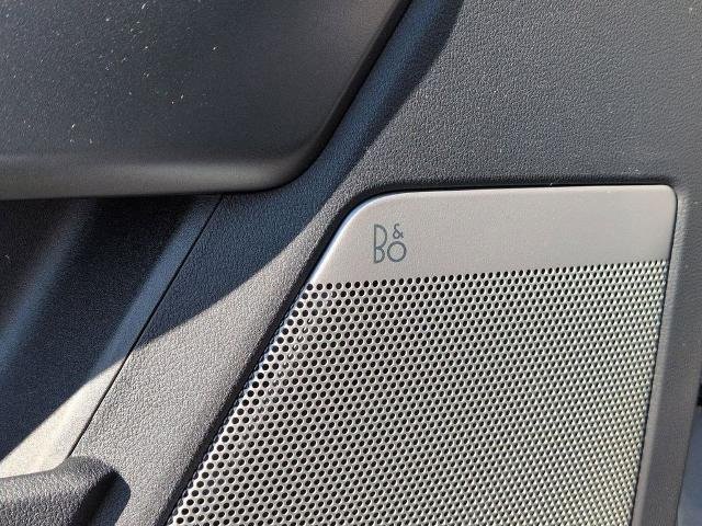 New 2026 Glacier Gray Metallic Tri-Coat Ford F-250® Lariat® image 11