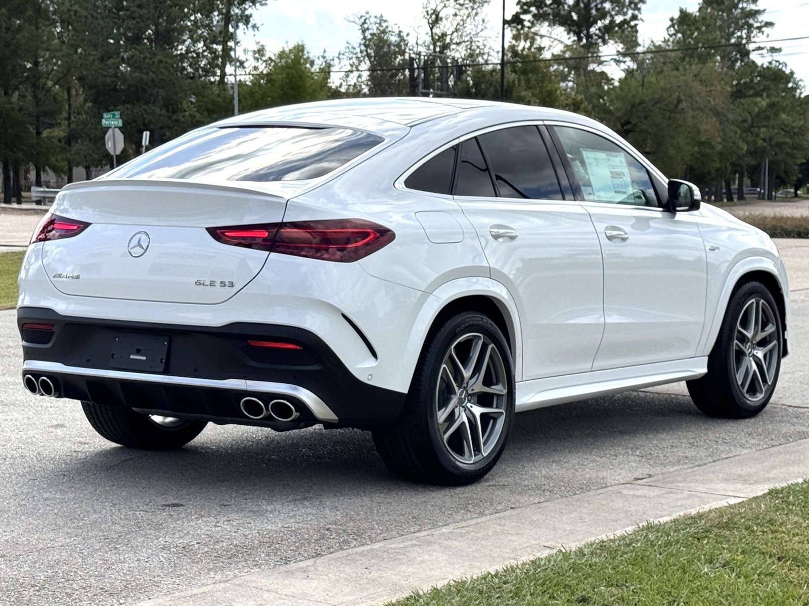 New 2026 MANUFAKTUR Moonlight White Metallic Mercedes-Benz AMG® GLE 53 4MATIC+ Coupe image 27