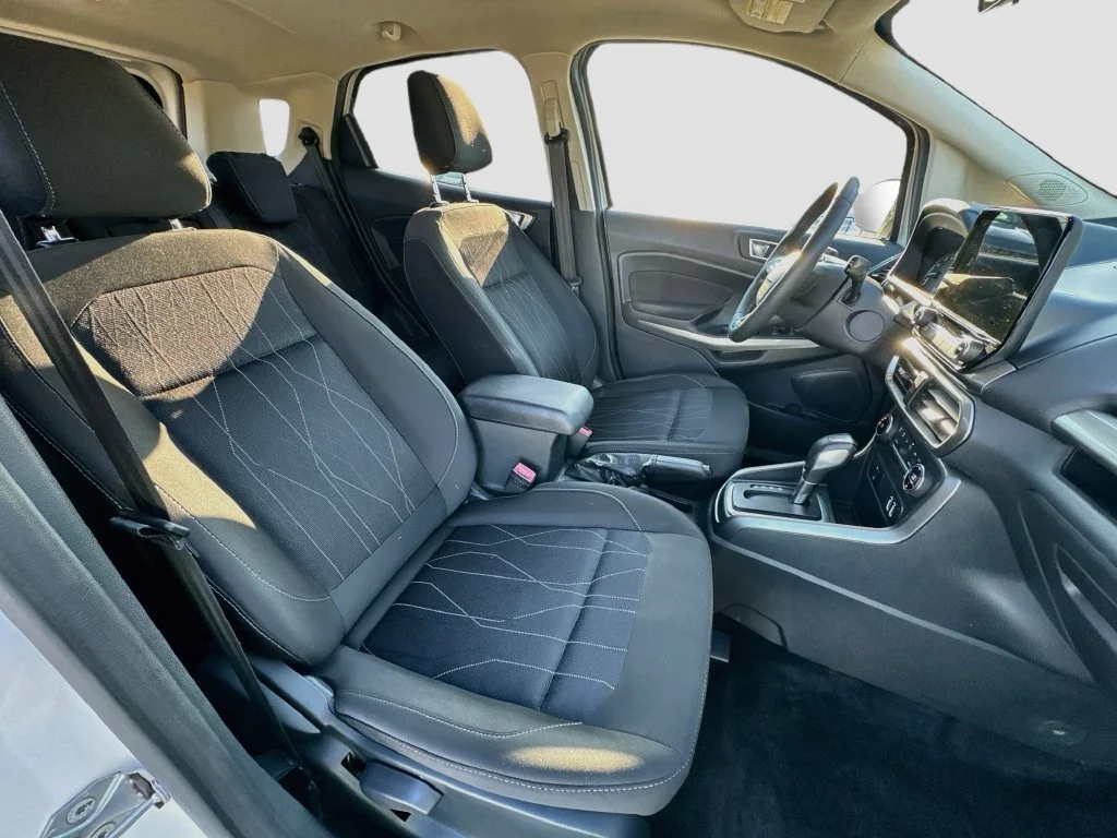 Used 2018 White Ford SE image 33