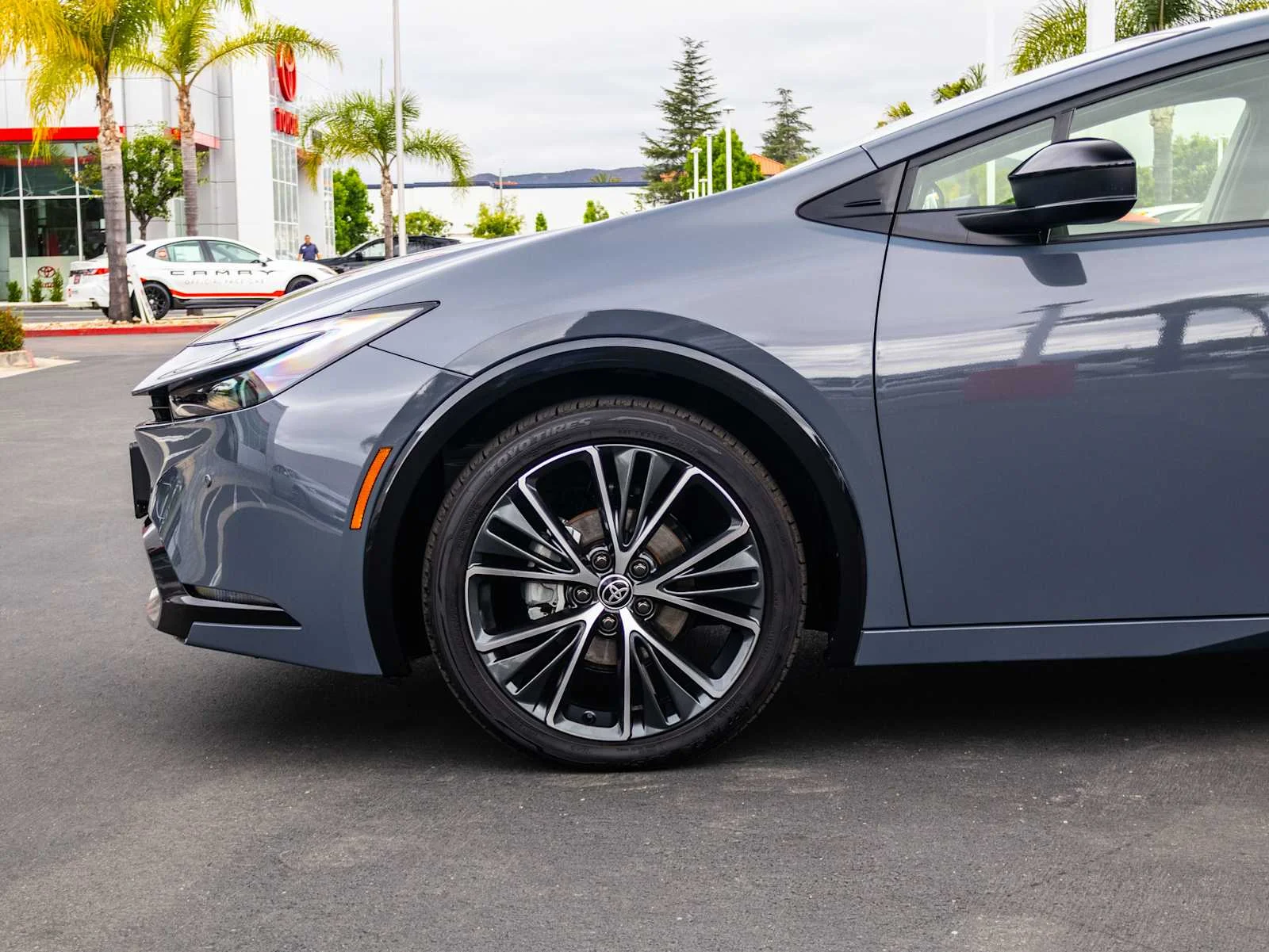 Used 2025 Guardian Gray Toyota XLE image 5