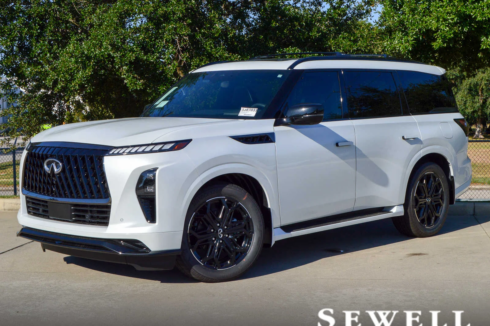 2026 INFINITI QX80 Sport 4WD's photo