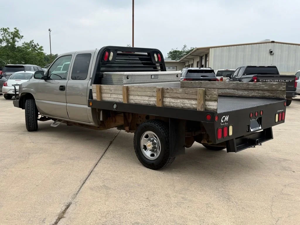 Used 2001 Chevrolet Silverado LS with VIN 1GCHC29U61E334808 for sale in Seguin, TX