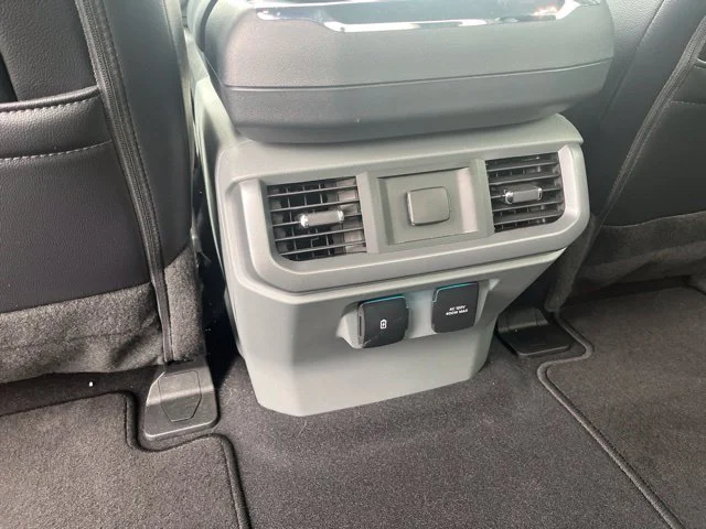 Used 2025 Gray Ford Lariat image 10