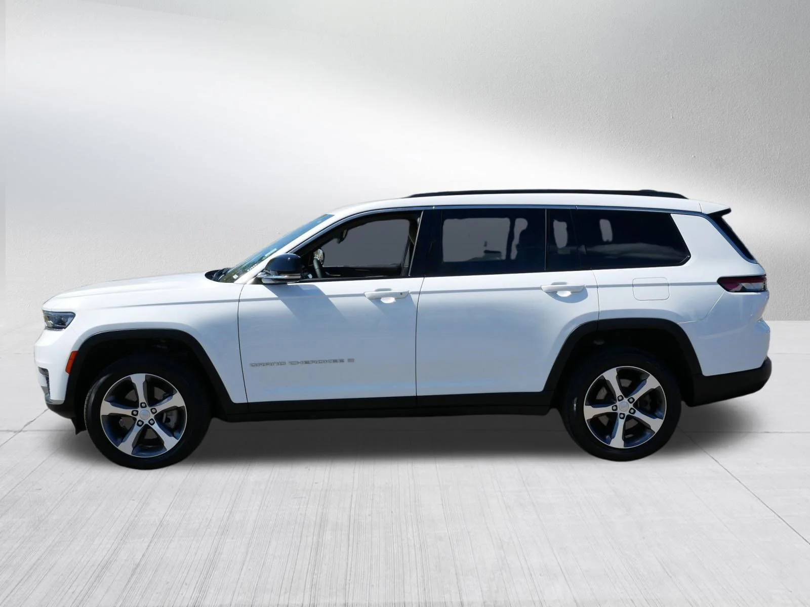 Used 2025 Bright White Clearcoat Jeep Limited image 4