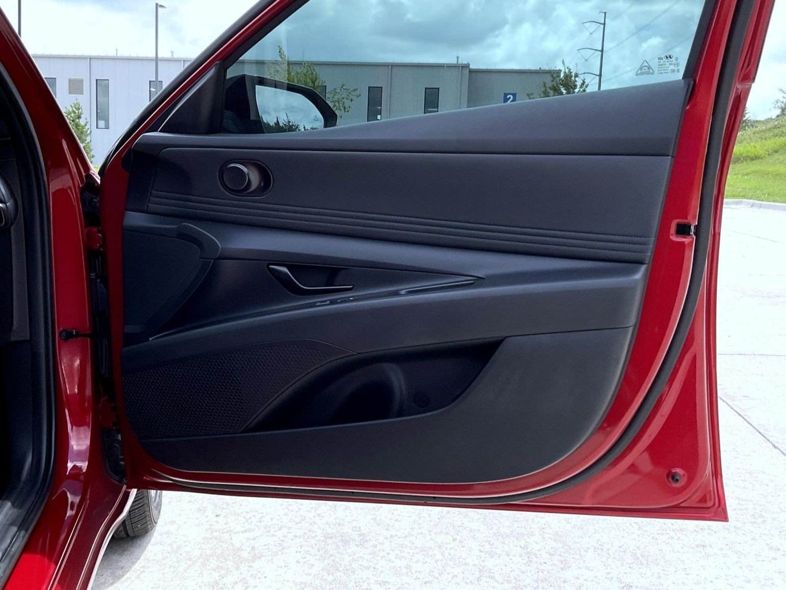 2025 Hyundai Elantra SEL - Photo 17