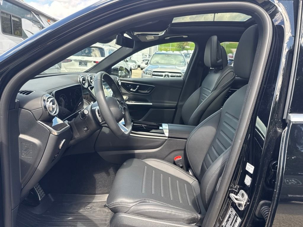 Used 2026 Black Mercedes-Benz GLC 300 image 9