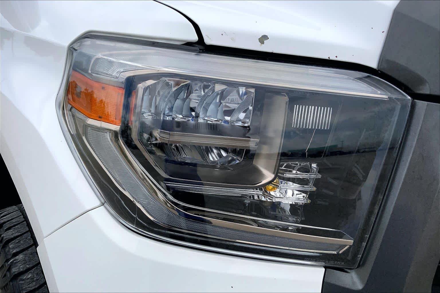 Used 2017 Super White Toyota SR image 26