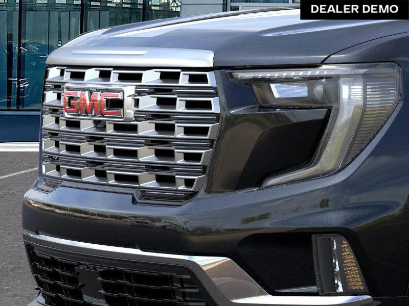 Used 2025  GMC Denali image 13