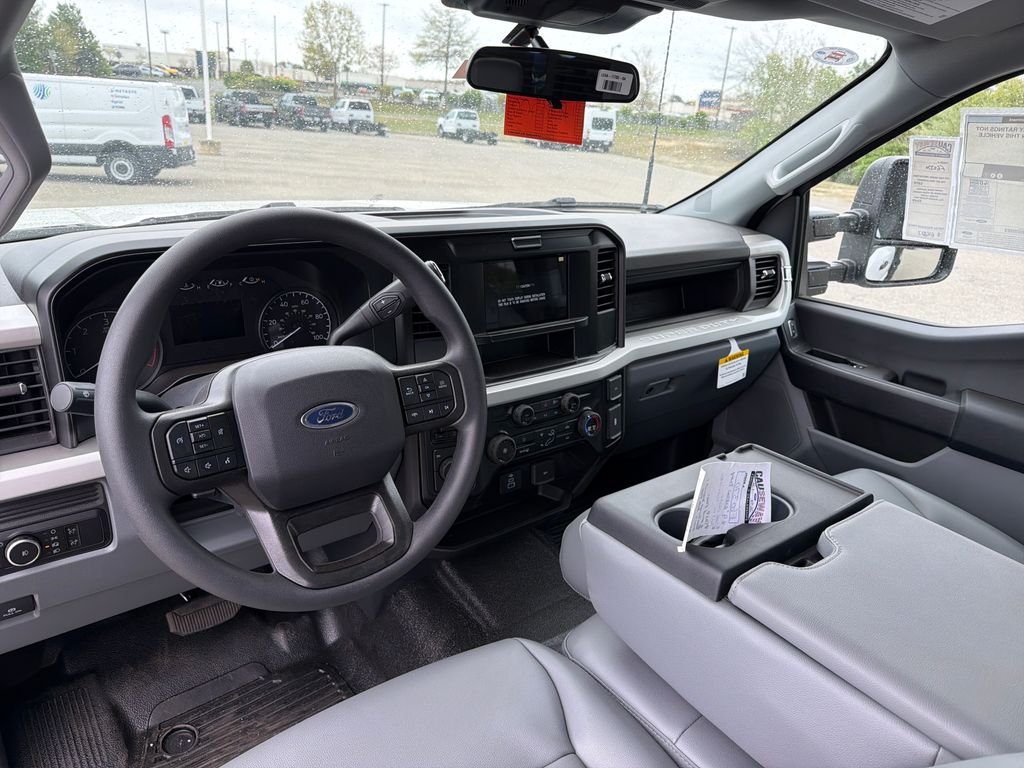 New 2026 Oxford White Ford F-350® XL image 15