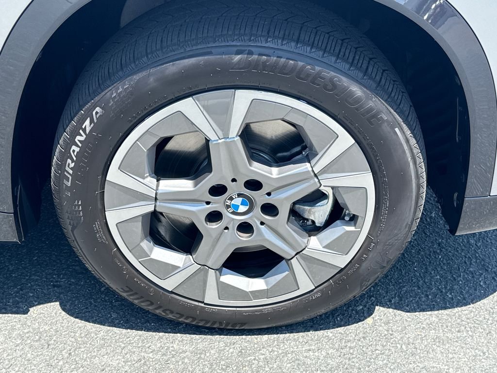 Used 2025 Silver BMW xDrive28i image 7