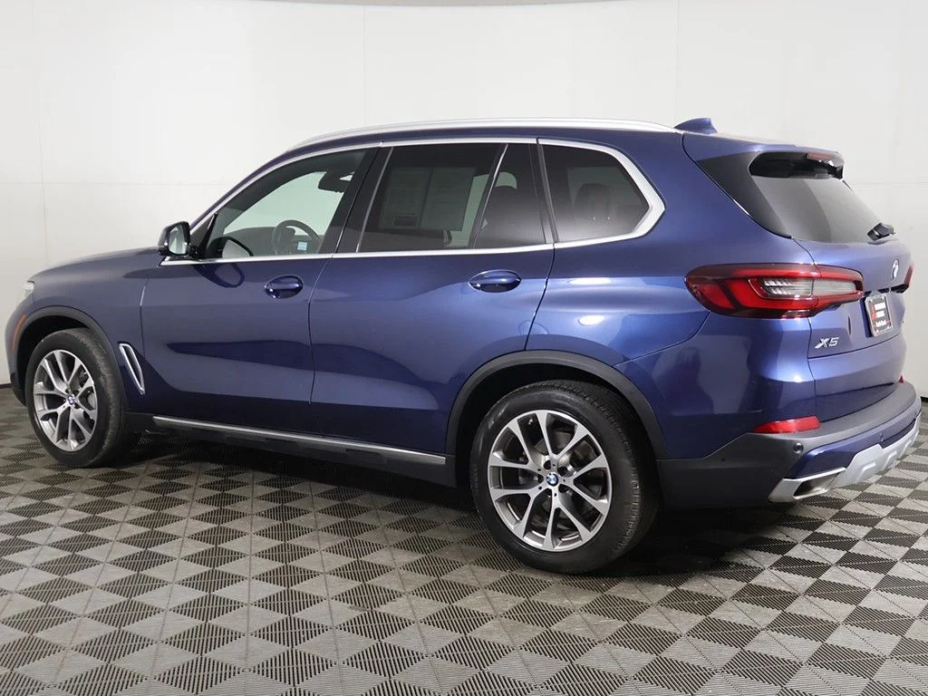 Used 2022 Blue BMW xDrive40i image 15
