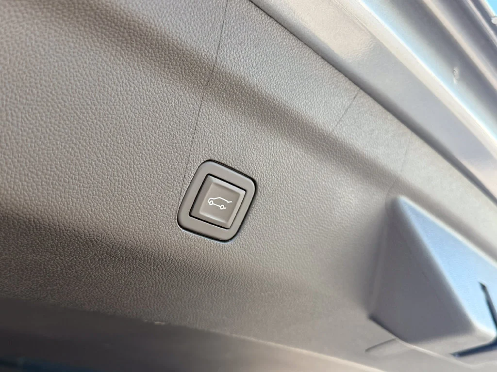 2025 Chevrolet Tahoe Premier - Photo 11