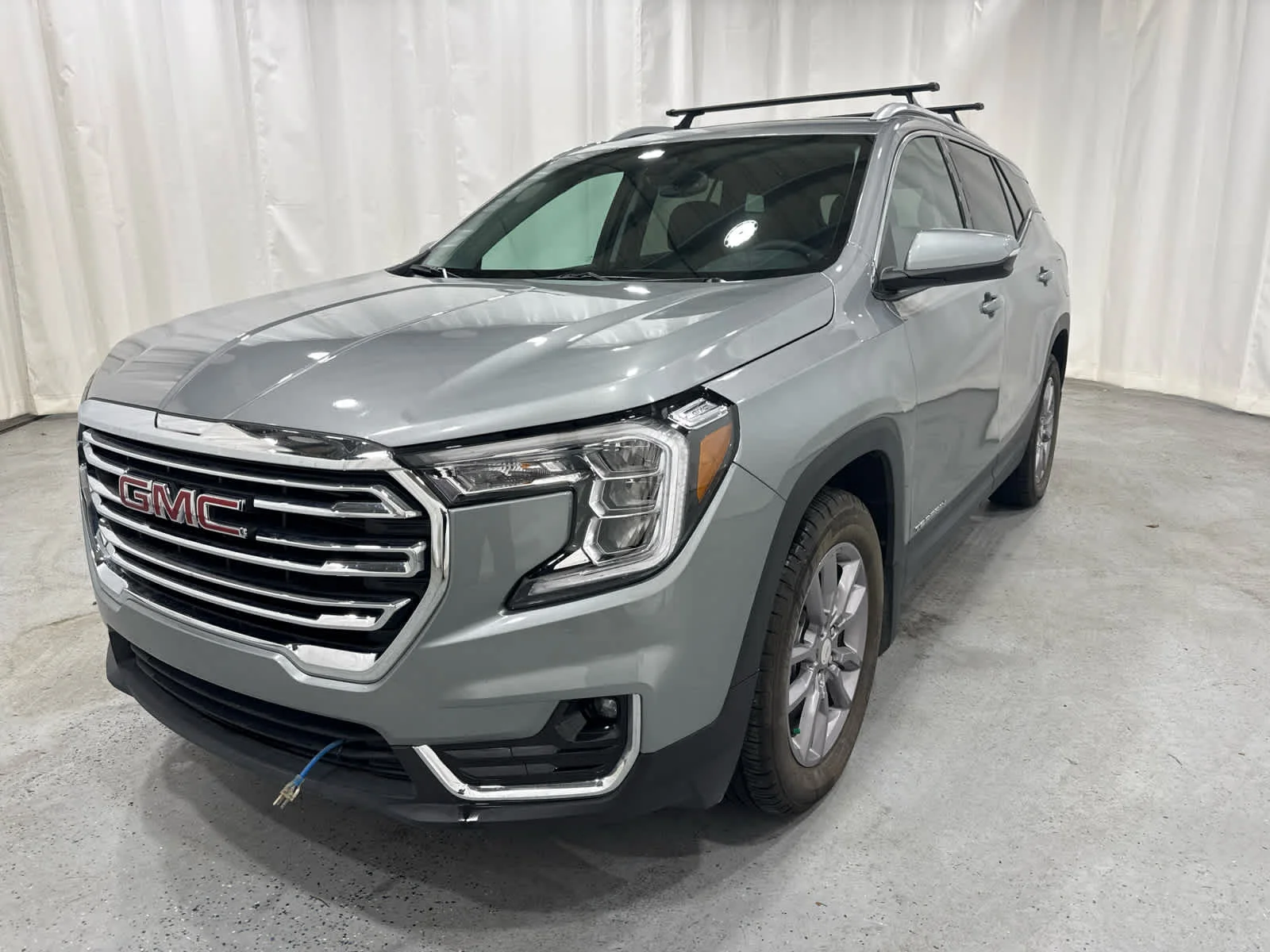 Used 2024 Sterling Metallic GMC SLT image 1