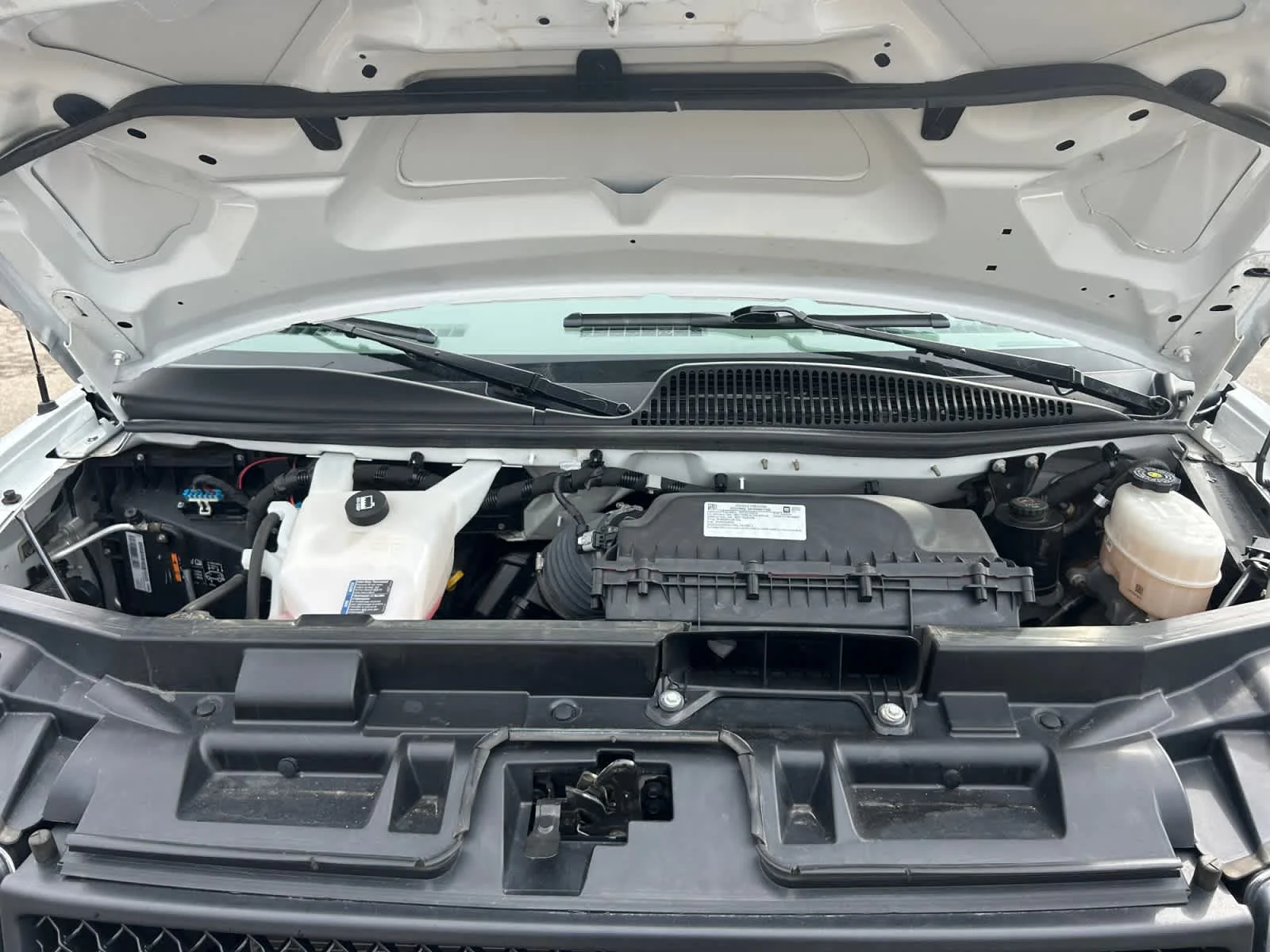Used 2024 Summit White Chevrolet  image 21