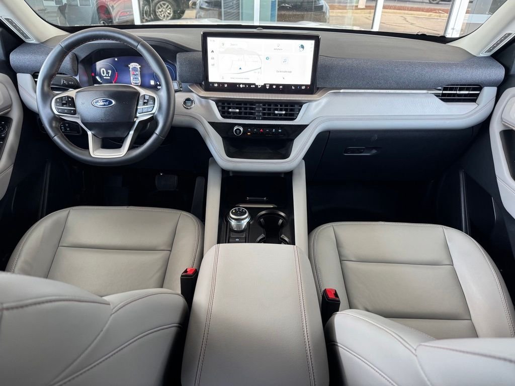 Used 2025 White Ford Active image 25