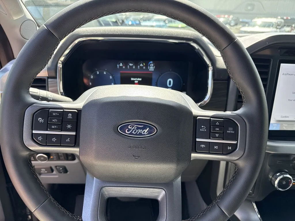 Used 2025 Gray Ford Lariat image 22