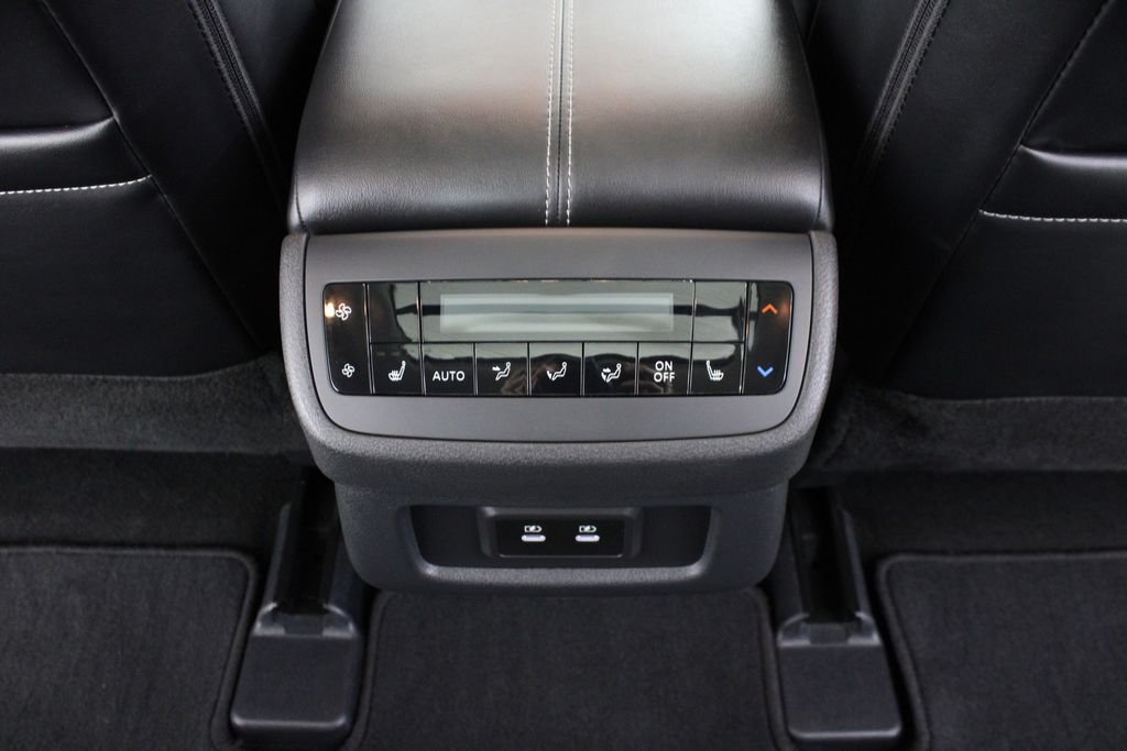 Used 2026 Green Nissan SL image 18