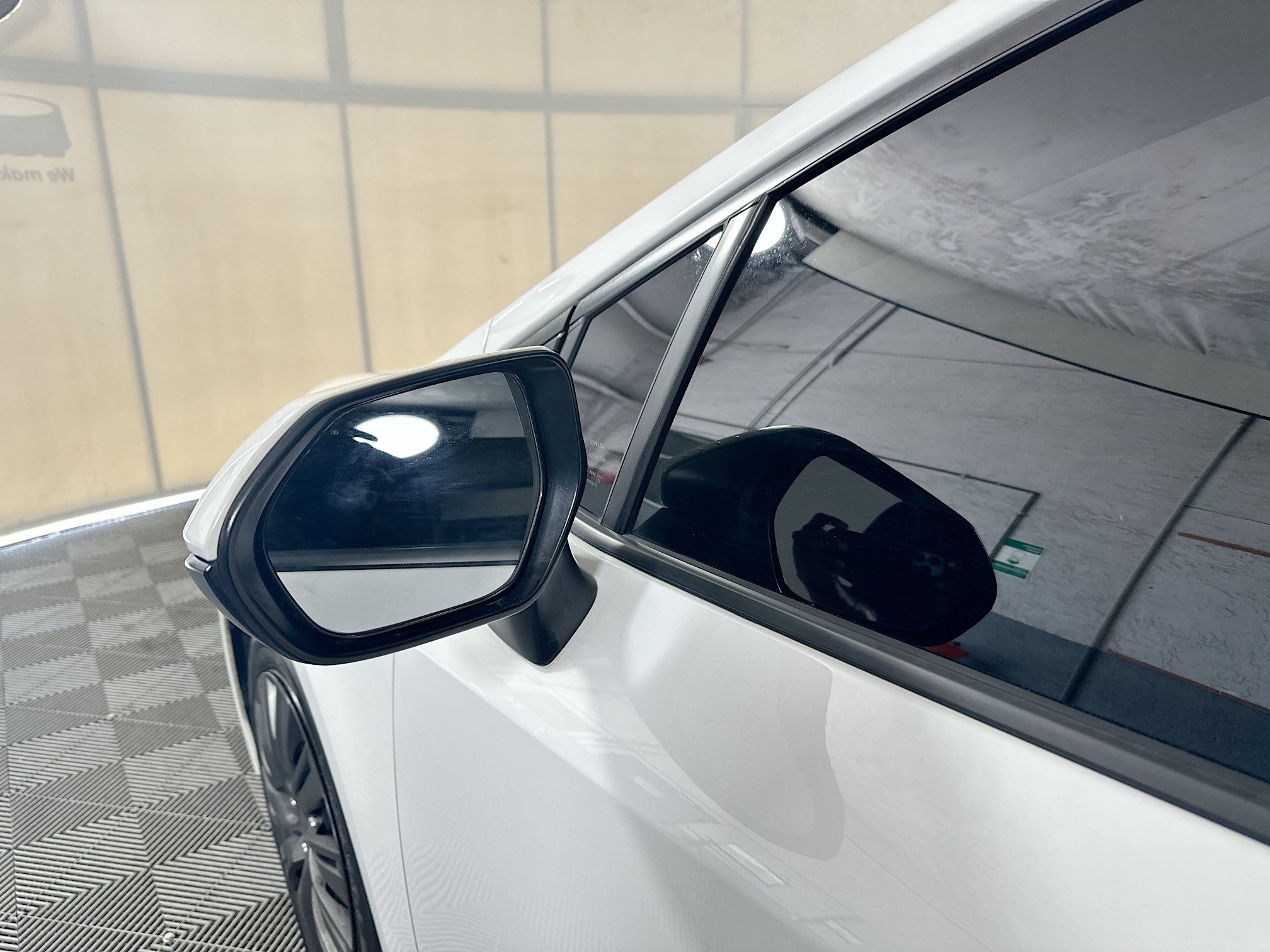 Used 2022 White Toyota LE image 10