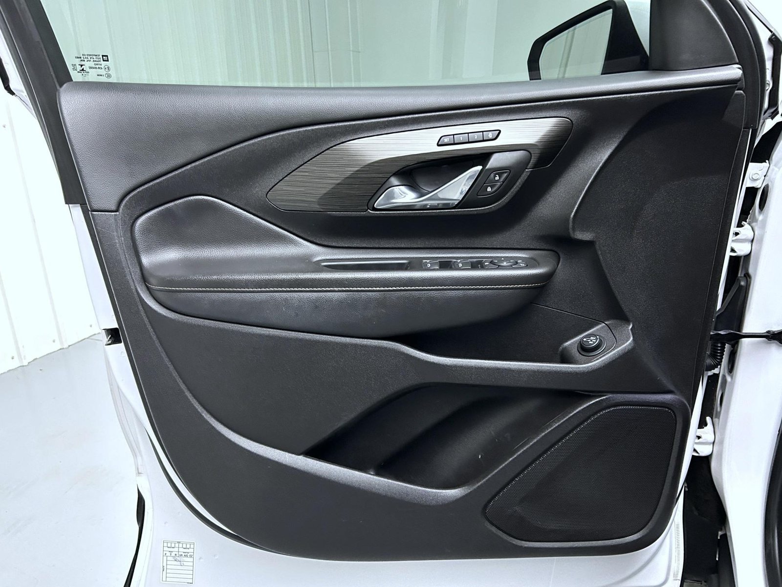 Used 2019 White GMC SLT image 9