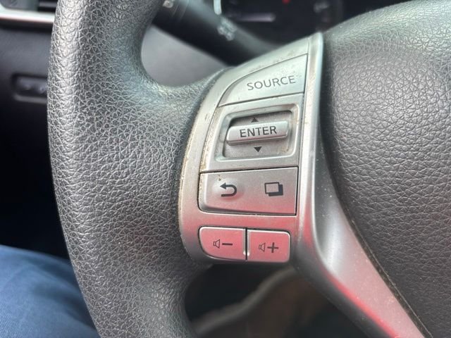 Used 2014 Orange Nissan S image 8