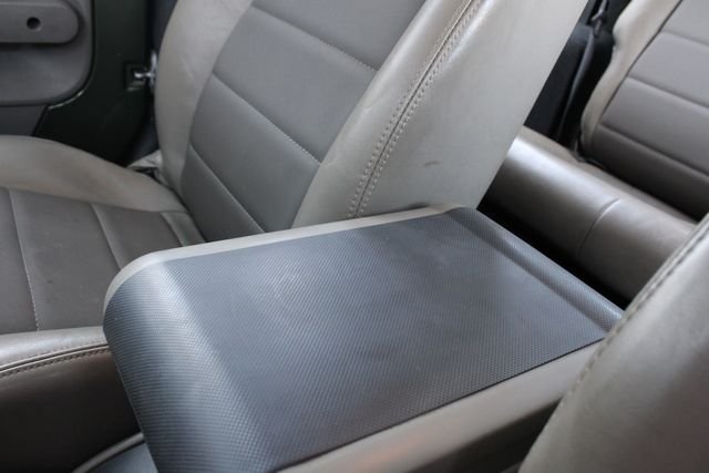Used 2009 Green Jeep X image 14
