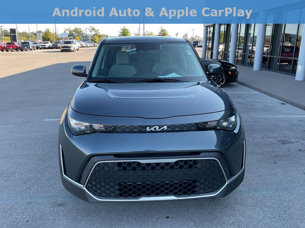 2023 Kia Soul LX photo 2