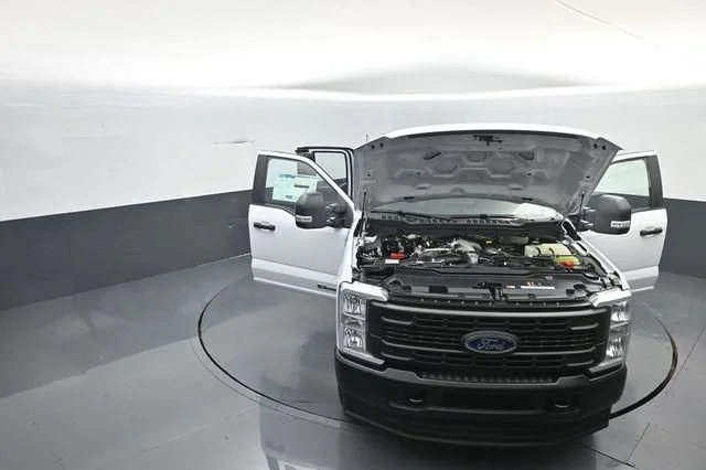 New 2026 Oxford White Ford F-350® XL image 29