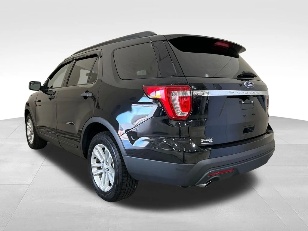 Used 2017 Black Ford Base image 3