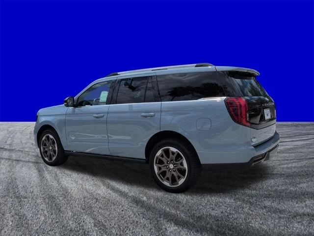 New 2027 Glacier Gray Metallic Tri-Coat Ford King Ranch® image 6