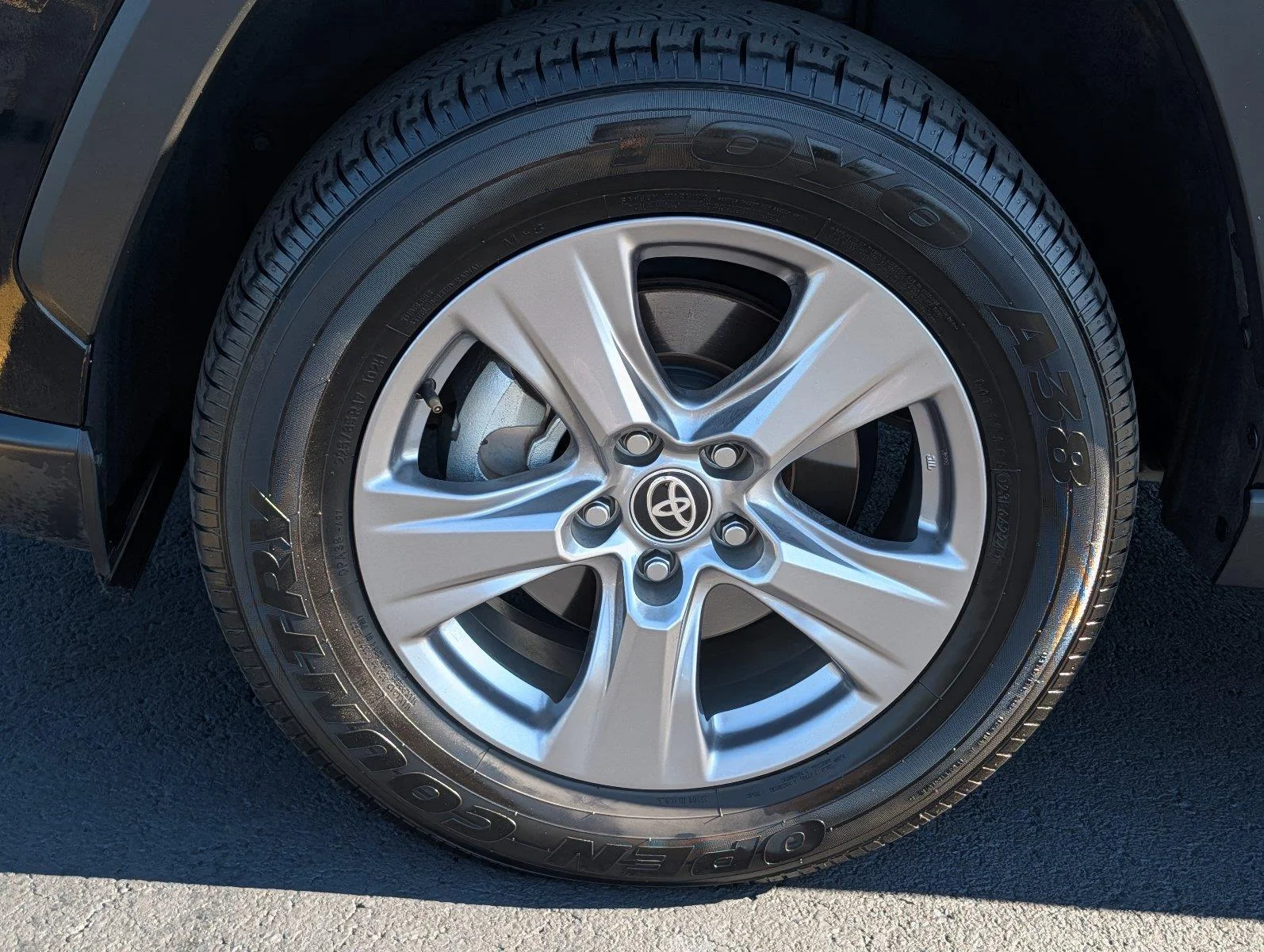 Used 2025 Midnight Black Metallic Toyota XLE image 9