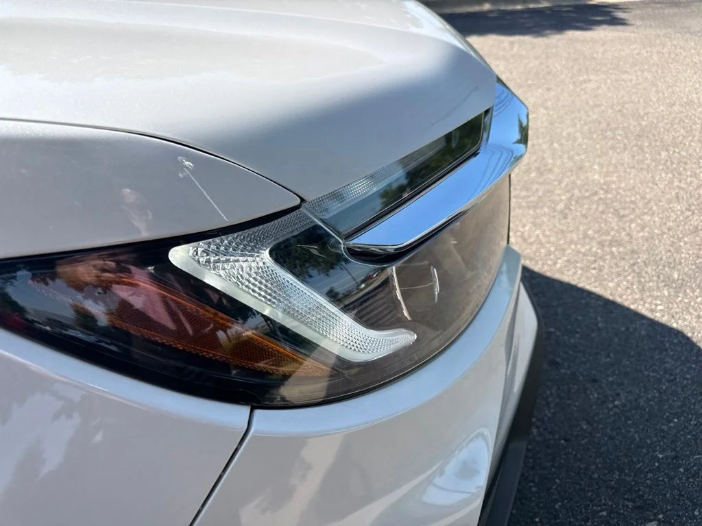 Certified Used 2023 Platinum White Honda EX-L image 4