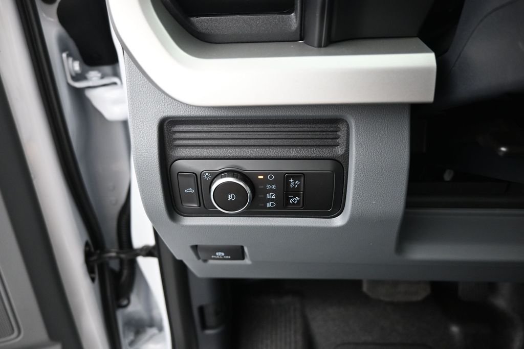 New 2026 Oxford White Ford XL image 12