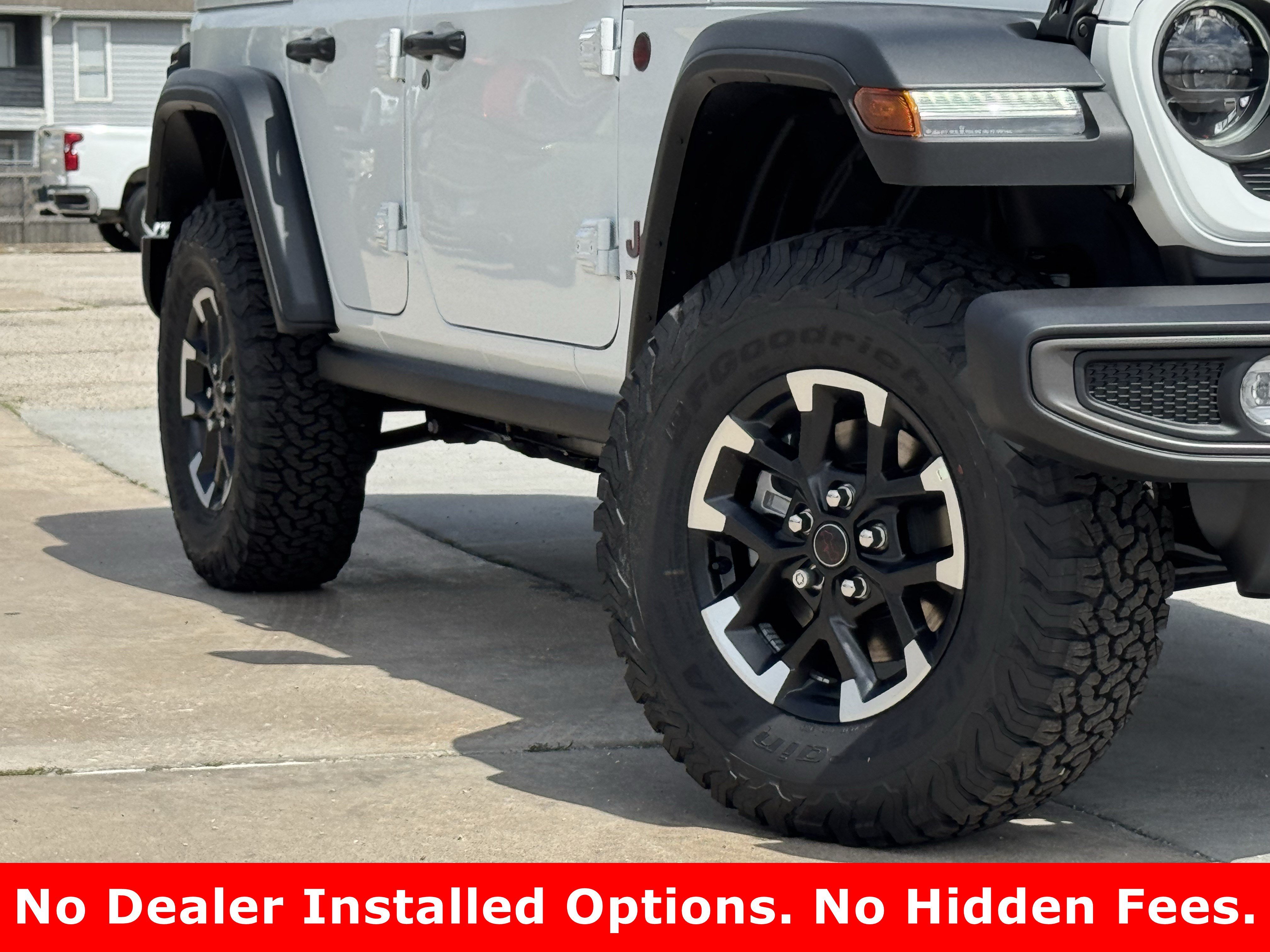 New 2026 Bright White Clear-Coat Exterior Paint Jeep Rubicon image 11