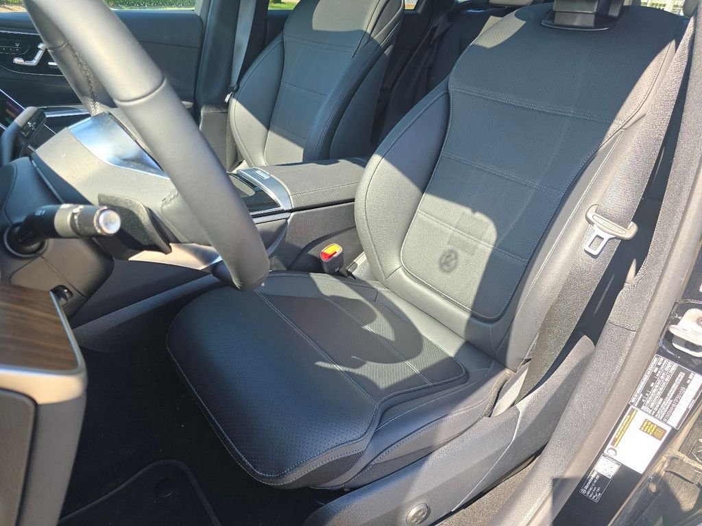 Certified Used 2026 Black Mercedes-Benz GLC 300 image 25