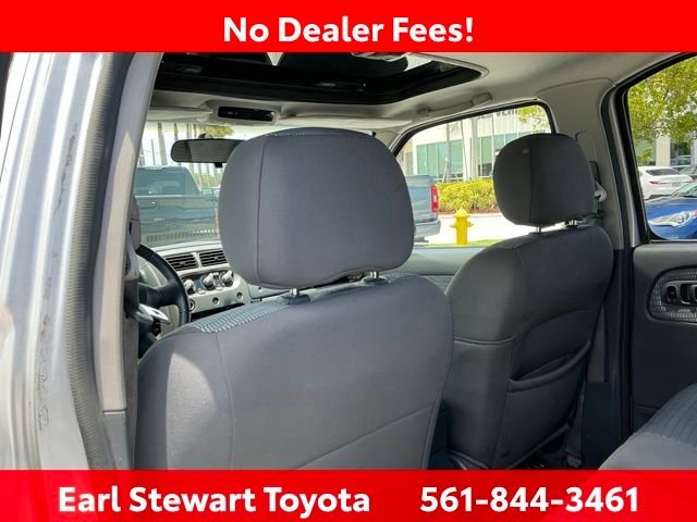 Used 2004 Silver Nissan SE image 18