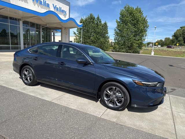 Used 2026  Honda EX-L image 2