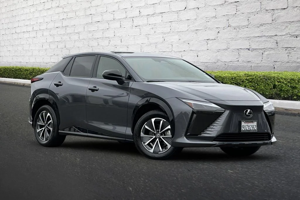 Used 2025 Gray Lexus  image 2