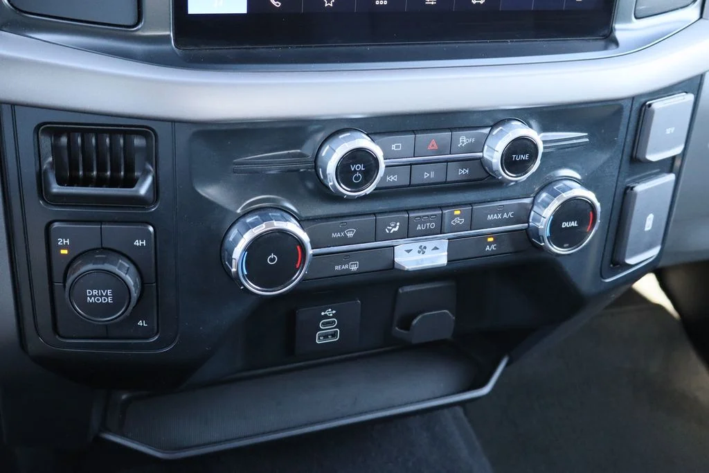 Used 2025 Gray Ford XLT image 18