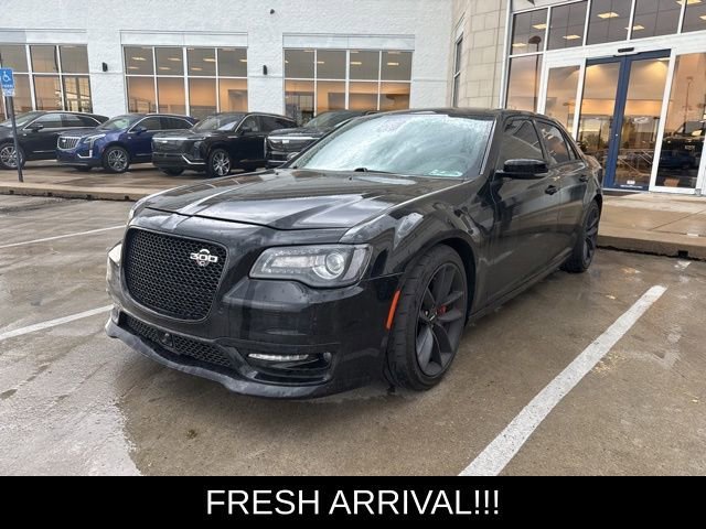 2023 Chrysler 300 C's photo