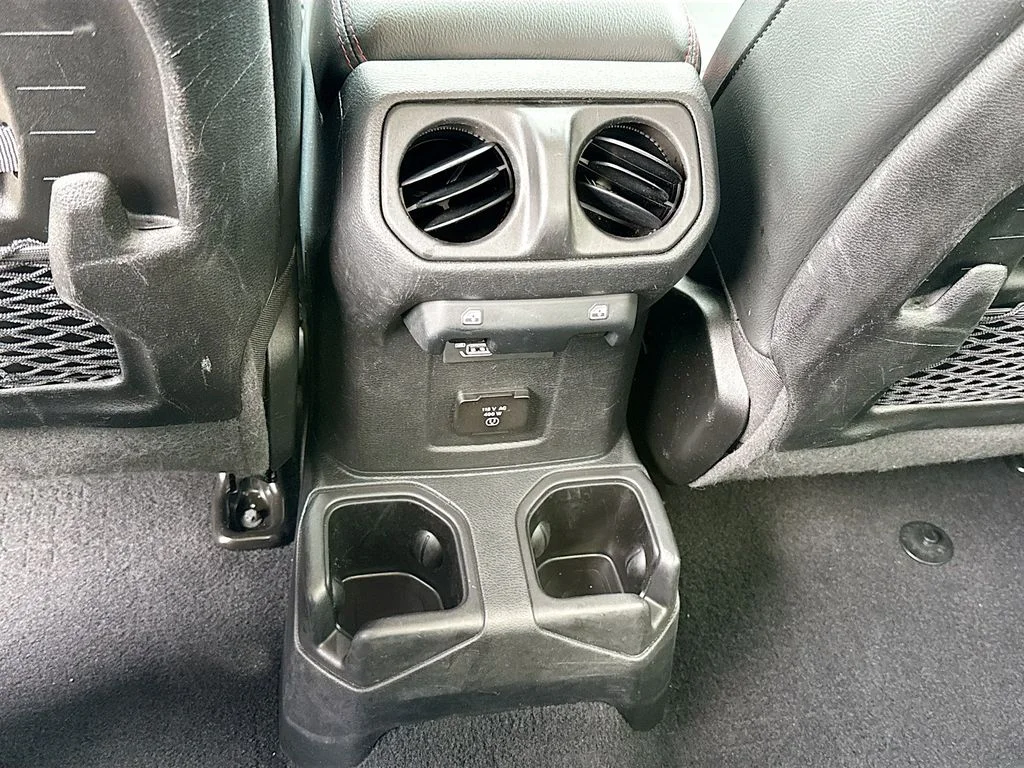 Used 2022 Bright White Clearcoat Jeep Rubicon image 25