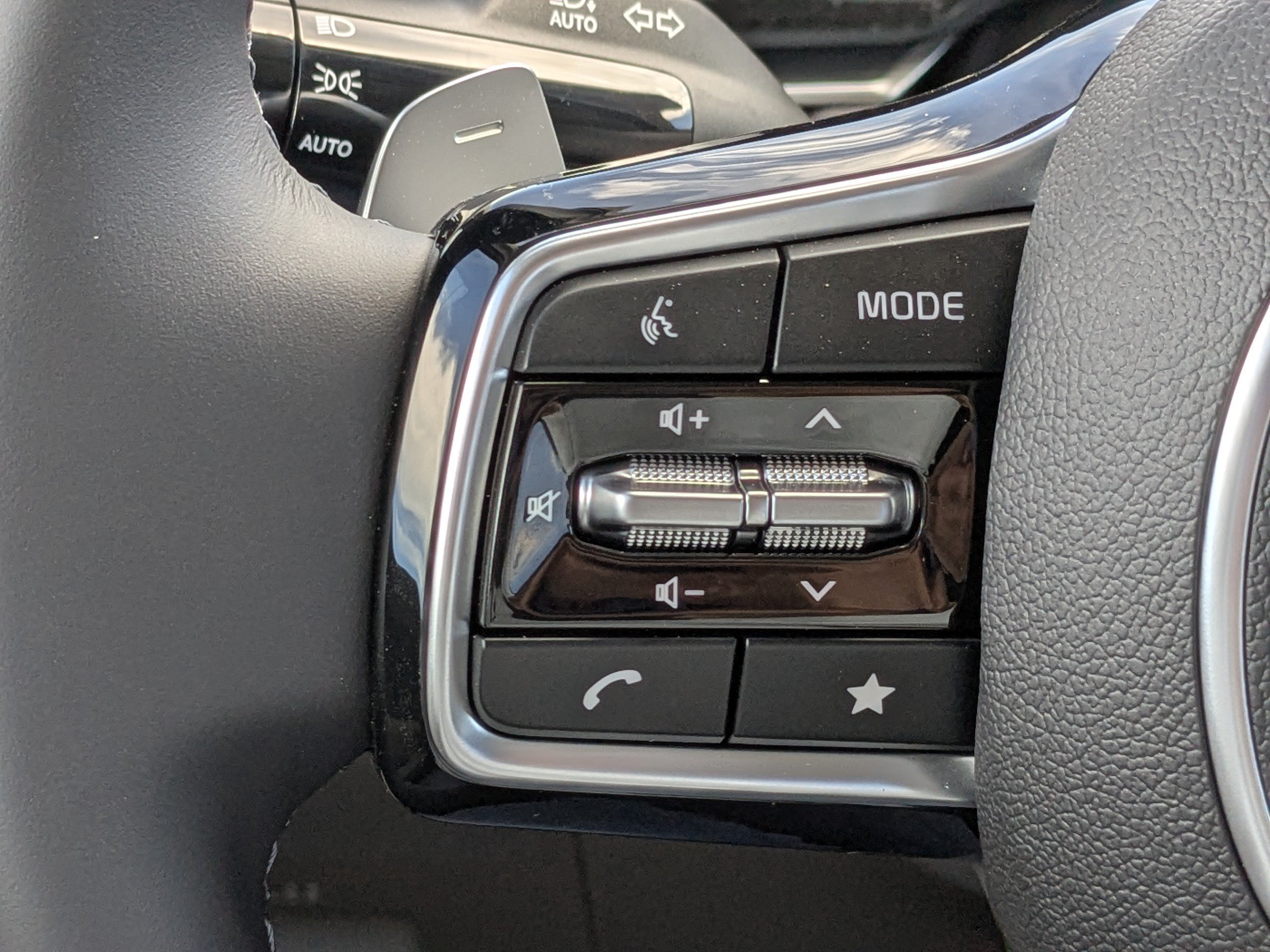 New 2026 Snow White Pearl Kia EX image 33