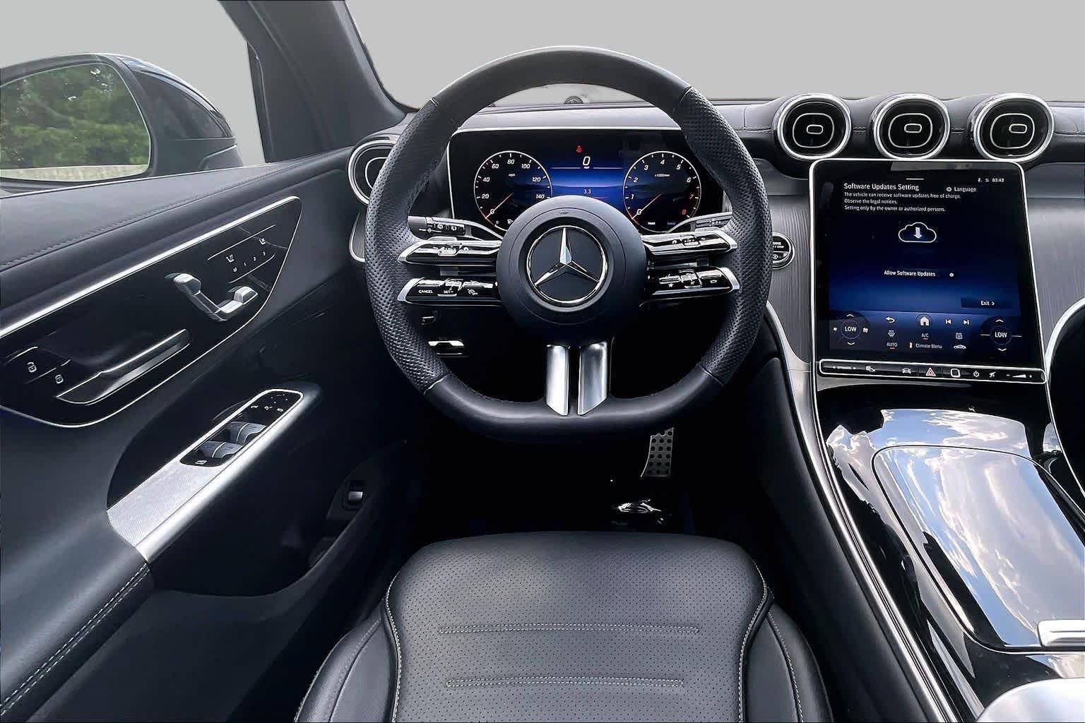 Used 2026 Verde Silver Metallic Mercedes-Benz GLC 300 image 6