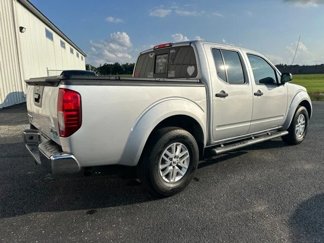 Used 2016 Silver Nissan SV image 8